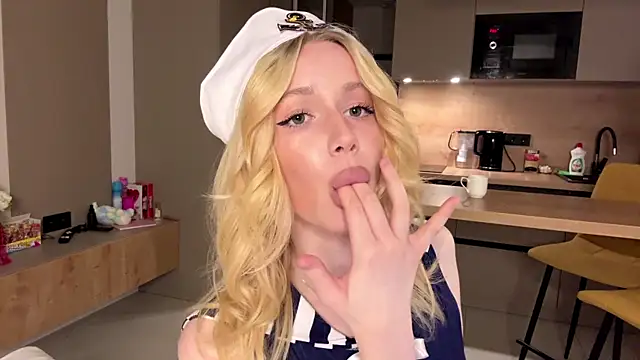 moonavelle online show from 05.23.26