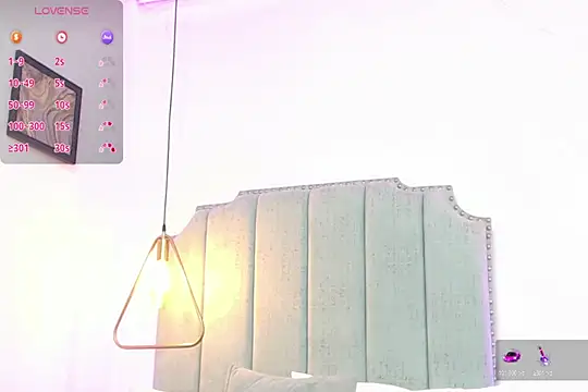 MoonBlue95 online show from 04.30.26