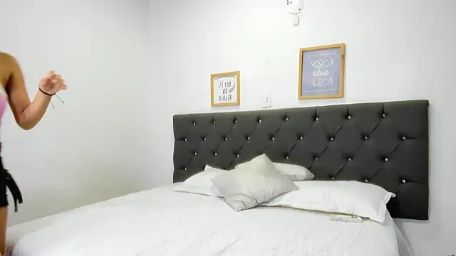 Snapshot of Isabella-Rose1 chatting on 04.13.26 Isabella-Rose1 online show from 04.13.26