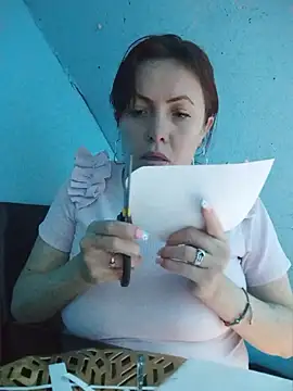 Snapshot of carolinhe26 chatting on 07.14.26 carolinhe26 online show from 07.14.26
