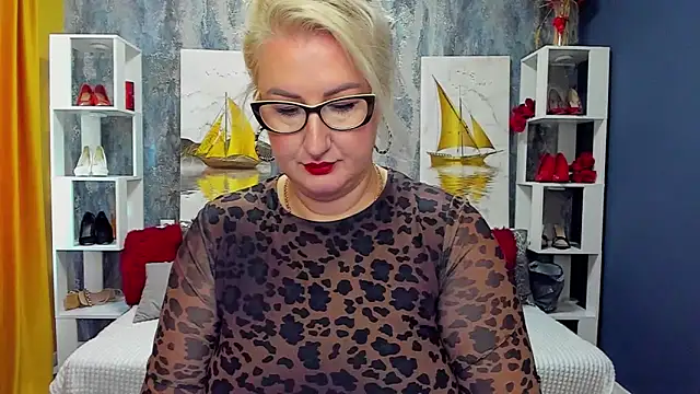 Snapshot of DianaFrances chatting on 04.25.26 DianaFrances online show from 04.25.26