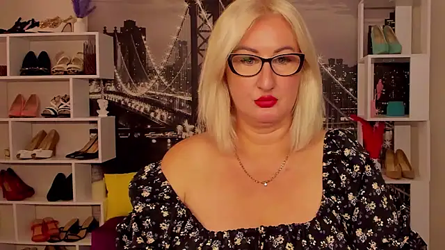 Snapshot of DianaFrances chatting on 05.30.26 DianaFrances online show from 05.30.26
