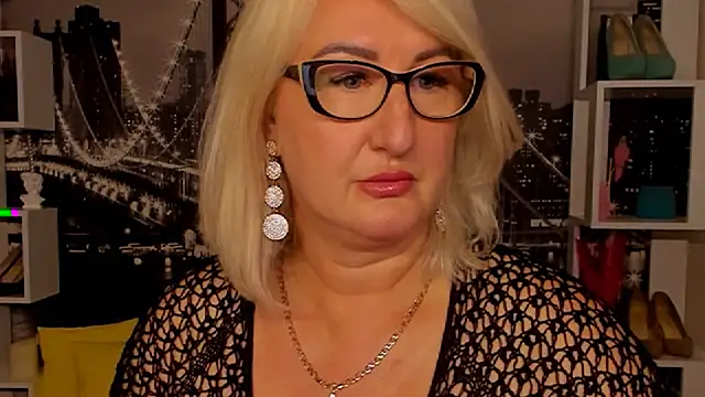 Snapshot of DianaFrances chatting on 05.31.26 DianaFrances online show from 05.31.26