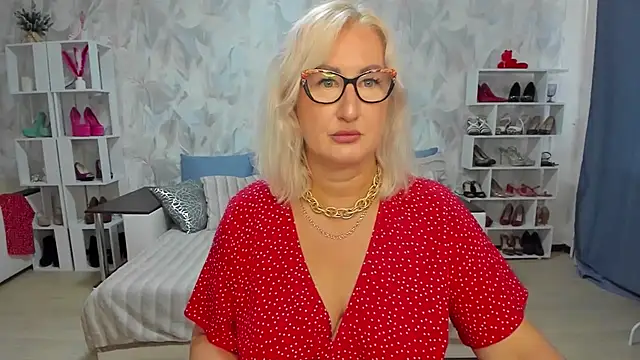 DianaFrances online show from 07.11.26