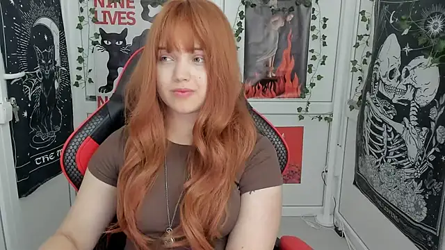 Snapshot of Caroline_cutte chatting on 07.15.26 Caroline cutte online show from 07.15.26