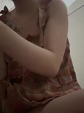 Snapshot of Neo-baby chatting on 05.15.26 Neo-baby online show from 05.15.26