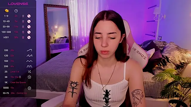 Snapshot of CharliGrace_ chatting on 06.23.26 CharliGrace online show from 06.23.26