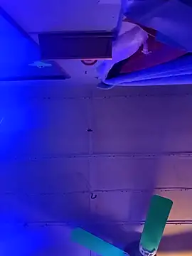 2hot2fun online show from 04.18.26