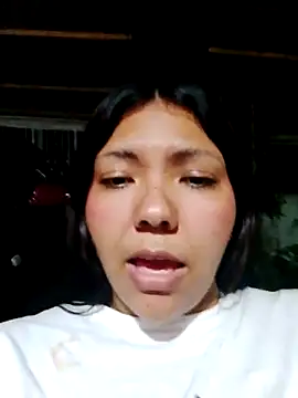 Snapshot of Izel_ chatting on 04.27.26 Izel online show from 04.27.26