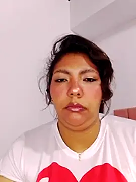 Snapshot of Izel_ chatting on 04.30.26 Izel online show from 04.30.26