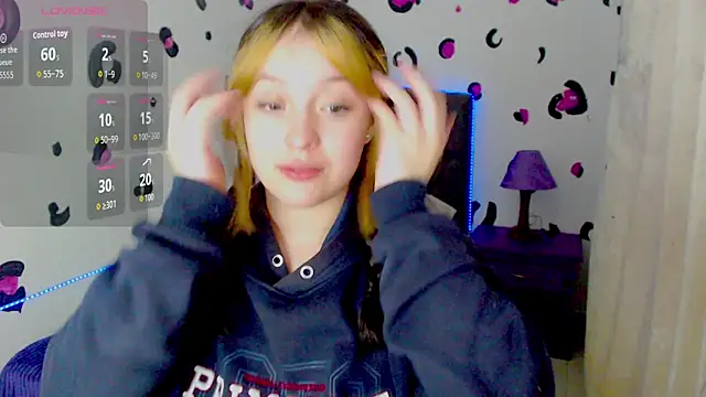 Snapshot of vero_doll12 chatting on 05.19.26 vero doll12 online show from 05.19.26