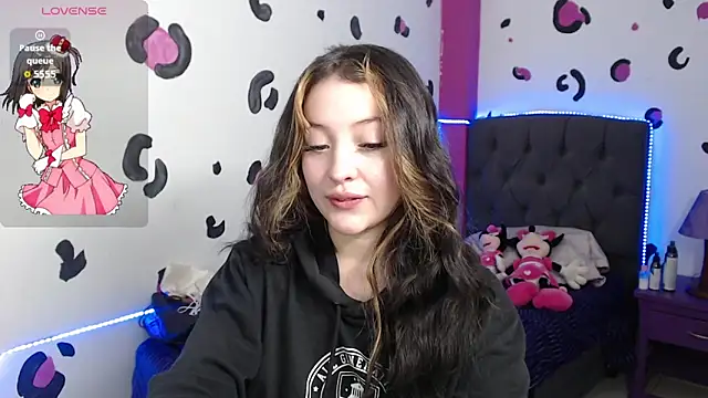 Snapshot of vero_doll12 chatting on 06.11.26 vero doll12 online show from 06.11.26