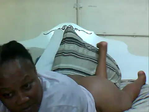 Snapshot of PRETTYFACExx chatting on 04.14.26 PRETTYFACExx online show from 04.14.26