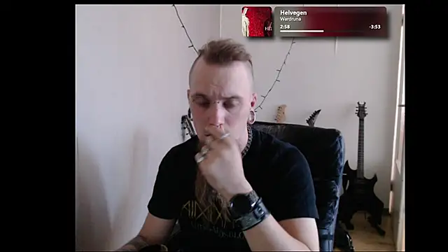 Snapshot of THatRandomMetalHead chatting on 06.12.26 THatRandomMetalHead online show from 06.12.26
