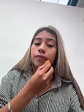 Kimmiebellarie online show from 04.24.26
