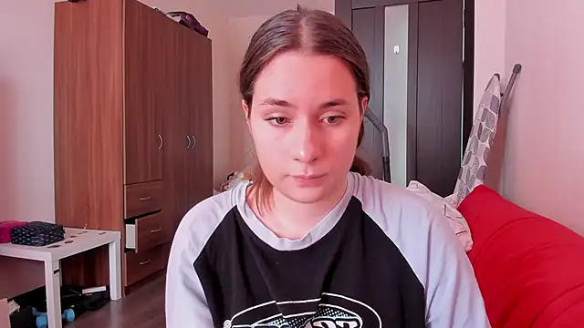 MioMoonlight online show from 04.12.26