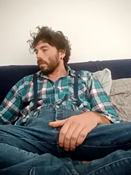 Snapshot of toyboyhumiliation chatting on 04.12.26 toyboyhumiliation online show from 04.12.26