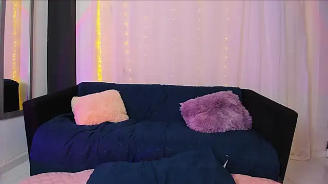 Snapshot of Sofia_Mature_ chatting on 05.25.26 Sofia Mature online show from 05.25.26