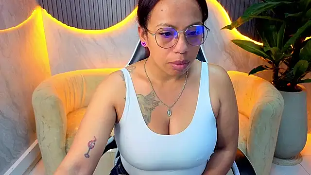 Snapshot of valerytp chatting on 04.20.26 valerytp online show from 04.20.26