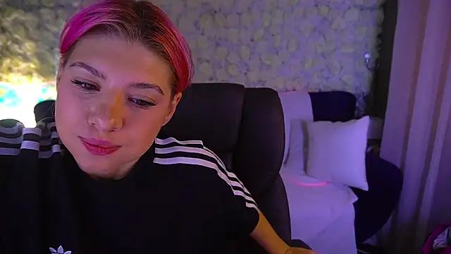 PinkyTrix online show from 05.25.26