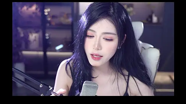 Snapshot of Seraphinei chatting on 05.11.26 Seraphinei online show from 05.11.26
