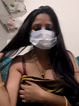 Snapshot of filmycoupleash1 chatting on 04.14.26 filmycoupleash1 online show from 04.14.26