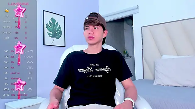 Snapshot of Angel_wish_ chatting on 05.16.26 Angel wish online show from 05.16.26