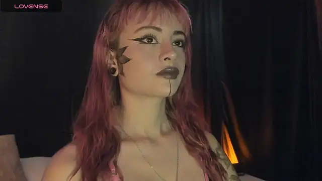 Miiaa Stonee online show from 05.26.26
