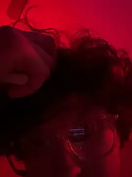 Snapshot of dontworryboutitt chatting on 04.11.26 dontworryboutitt online show from 04.11.26