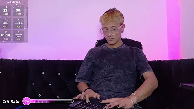 Snapshot of Damian_nix chatting on 05.10.26 Damian nix online show from 05.10.26