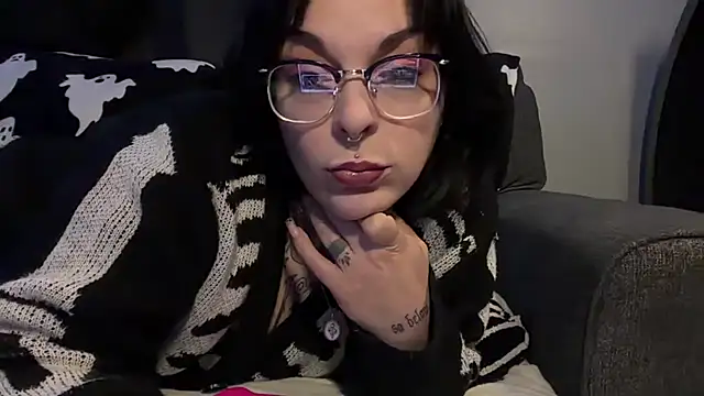 Snapshot of AmalaHexx chatting on 05.12.26 AmalaHexx online show from 05.12.26