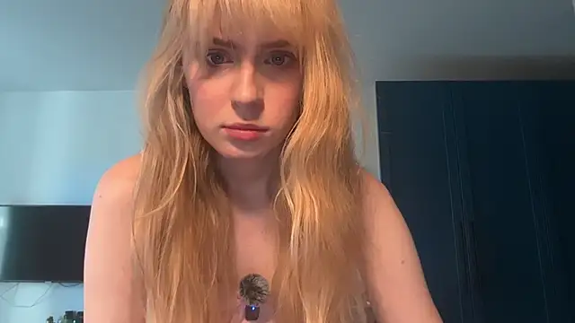 Snapshot of AliceStruble chatting on 05.14.26 AliceStruble online show from 05.14.26