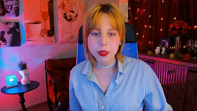 VivienneHebert online show from 04.18.26