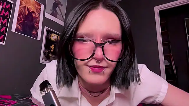 Snapshot of Niky_Long chatting on 04.20.26 Niky Long online show from 04.20.26