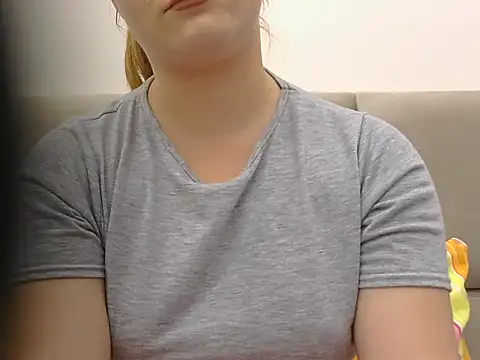 aprilswrld online show from 04.14.26