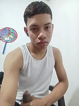 Snapshot of curious_straight_guy chatting on 04.19.26 curious straight guy online show from 04.19.26