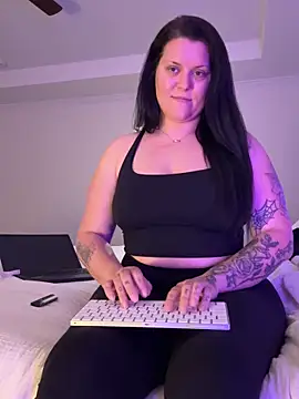 Snapshot of kittyykat767 chatting on 04.15.26 kittyykat767 online show from 04.15.26