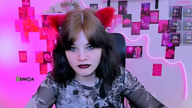 Snapshot of nikki_kiss_ chatting on 05.14.26 nikki kiss online show from 05.14.26