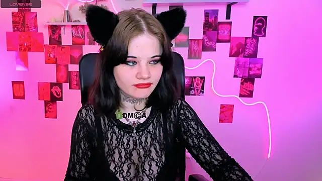 Snapshot of nikki_kiss_ chatting on 05.27.26 nikki kiss online show from 05.27.26