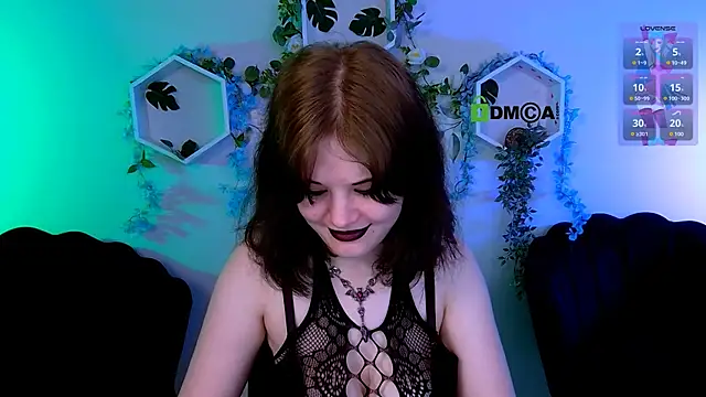 Snapshot of nikki_kiss_ chatting on 06.11.26 nikki kiss online show from 06.11.26