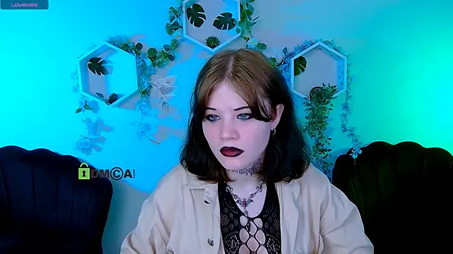 Snapshot of nikki_kiss_ chatting on 06.12.26 nikki kiss online show from 06.12.26