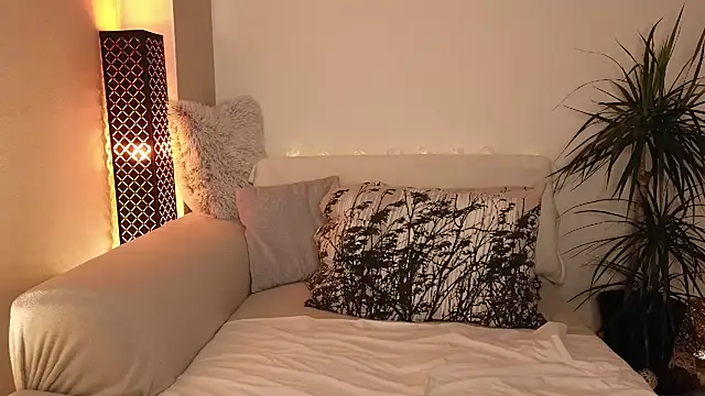 Sharon Red online show from 02.17.25