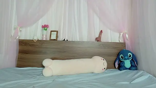 Snapshot of shy_pink_doll chatting on 07.13.26 shy pink doll online show from 07.13.26