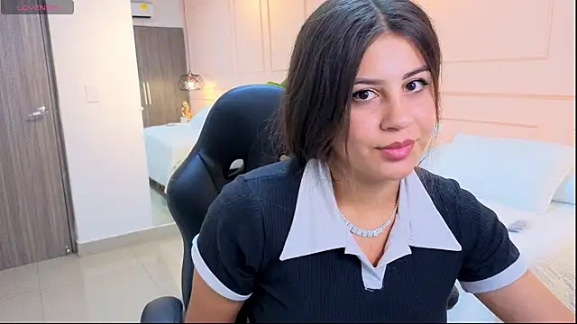 Snapshot of OLIVIA_GARCIA__ chatting on 04.15.26 OLIVIA GARCIA online show from 04.15.26