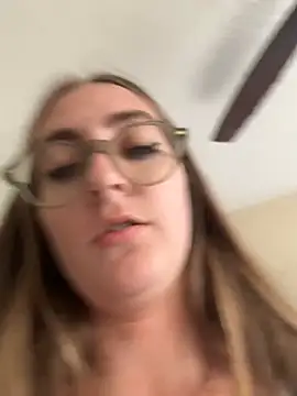 prettykitttty online show from 04.16.26