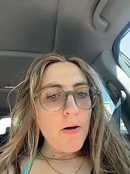 prettykitttty online show from 04.17.26