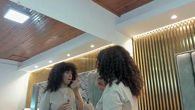 Chloe and Violeta online show from 05.16.26
