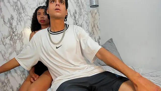 Snapshot of Kratos_Kuromiix chatting on 04.16.26 Kratos Kuromiix online show from 04.16.26