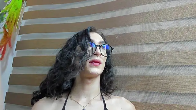 Snapshot of Shammy_rosse chatting on 06.27.26 Shammy rosse online show from 06.27.26