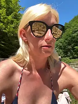 Snapshot of barbiplaymate chatting on 05.26.26 barbiplaymate online show from 05.26.26